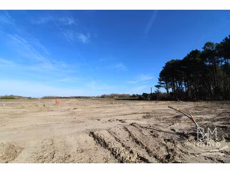 terrain tosse 596 m2