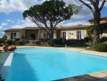 superbe maison de plain pied à roquebrune sur argens