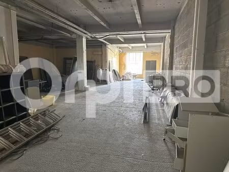 vente local d’activités saint fons 69190 180m²