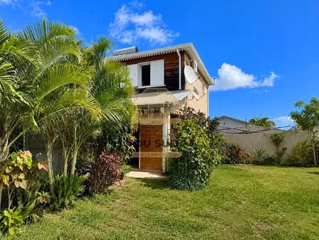 maison t3 à vendre sur la rivière saint louis- au calme avec jardin et terrasse