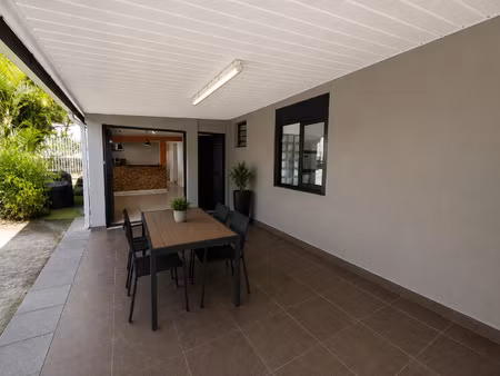 maison familiale de caractère avec dépendance - saint denis - saint bernard