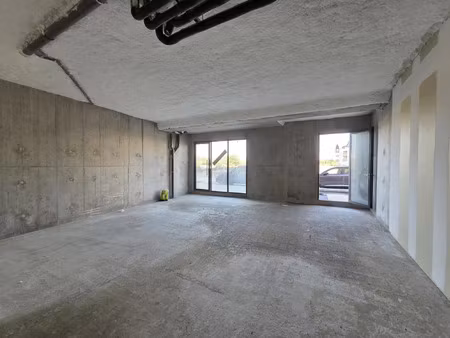 vente commerce 83 m² avrillé (49240)