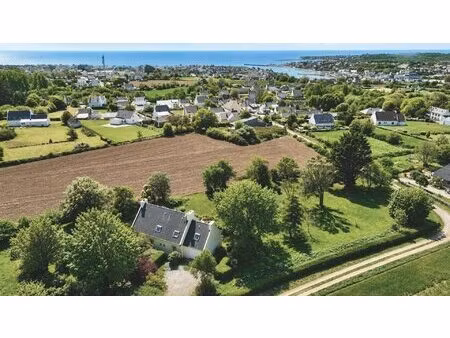 plouhinec (29780) – propriété de caractère de 195 m² sur 5 140 m² de terrain – à deux pas.
