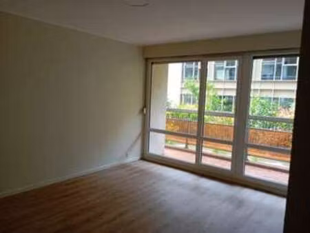 location appartement 2 pièces à bron (69500) : à louer 2 pièces / 47m² bron