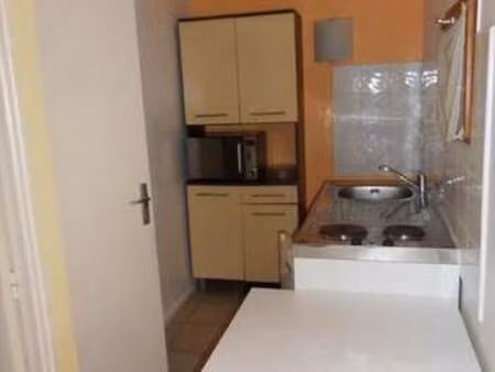 location appartement 2 pièces meublé à nîmes (30000) : à louer 2 pièces meublé / 30m² nîme