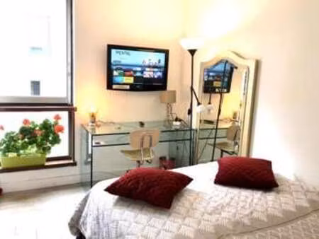 location appartement t1 meublé à paris 18e (75018) : à louer t1 meublé / 12m² paris 18e