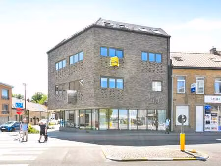 recent en luxueus ingericht duplex-appartement met garagebox