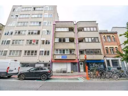 immeuble de rapport intéressant comprenant 3 appartements et