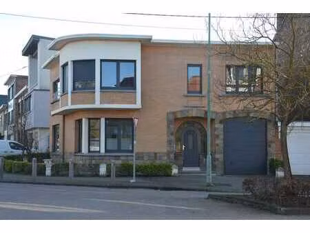 appartement rez-de-chaussée -- 65 m2 -- 1ch