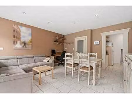 appartement renové à coxyde!