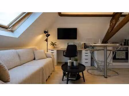beau studio situé à l'entrée de la ville