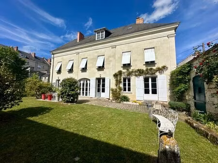 exceptionnel au coeur de saumur et des bords de loire une demeure de 375 m² - dépendances.