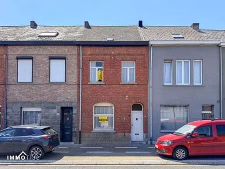 maison idéalement située à erembodegem !