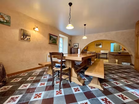 vente maison 8 pièces 214 m² à port-lesney (39330)  395 000 €
