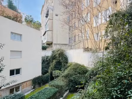grand t3 de 69m2 traversant avec 2 terrasses. vauban/ palais de justice. 325k résidence ré