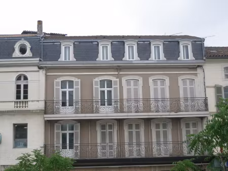 dax (40100) studio au dernier étage