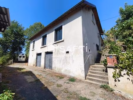 ancienne ferme avec grange  dépendances et plus de 3 hectares de terrain !