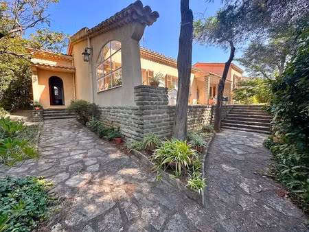 vente villa 4 pièces 173 m² à toulon (83000)  830 000 €