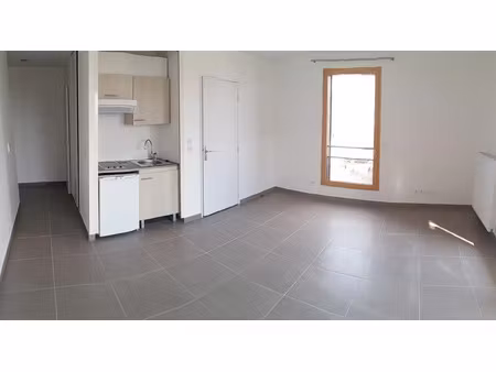 location appartement 1 pièce 32 m² à lyon 8 (69008)