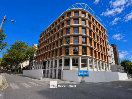 location bureaux 306 m² à 2 516 m²