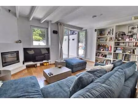a deux pas de la place communale  maison 4 ch  renovée