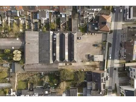 terrain commercial unique sous licence (512 m²) à vendre à g