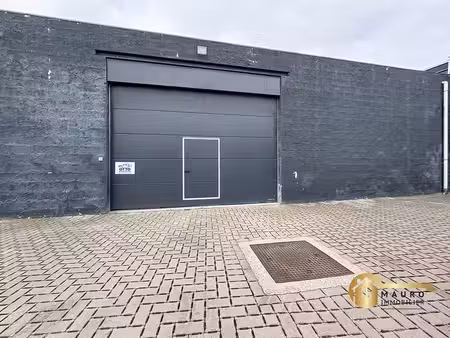 entrepôt de 103 m².