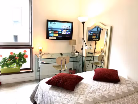 location appartement 1 pièce 12 m² à paris 18 (75018)