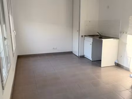 location appartement 1 pièce 27 m² à dammartin-en-goële (77230)
