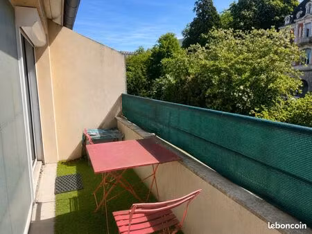 studio 1 pièce 33 m²