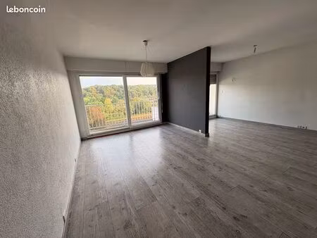 appartement t4 lumineux de 76 m² avec balcon et vue dégagée — audincourt