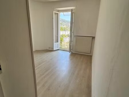 2 pièces proche commodités