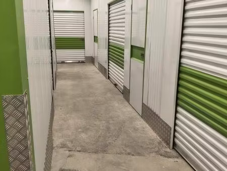 garage/box 8 m² lablachere