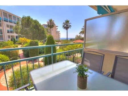 t2 climatisé avec vue mer – antibes les pins