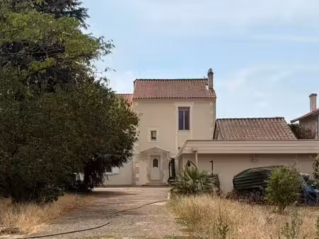 saint yrieix. maison 190 m² sur terrain de 4070 m²