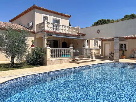 maison de charme avec piscine  sur la commune de villeneuve sur lot
