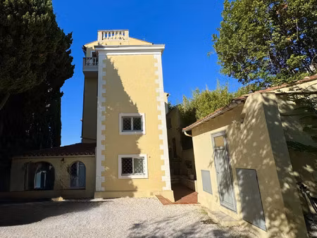 location appartement 3 pièces 62 m² à toulon (83000)