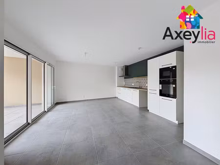a louer - feurs centre - appartement t3 avec grande terrasse  parking ferme et cave