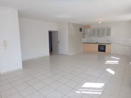 location appartement 3 pièces 67 m² à charquemont (25140)