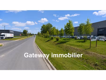 location de deux cellules de 1500m2 ( divisibles) à lezoux