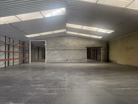 a louer riom entrepot 1000 m2
