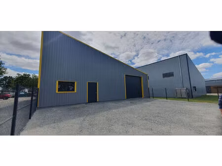 local commercial saint christophe du ligneron 147.08 m2