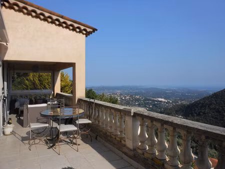 maison grasse 3 pièce(s) 135 m2