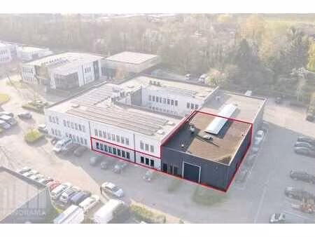 pme – unité avec 250 m² d’entrepôt et 60 m² de bureaux am...