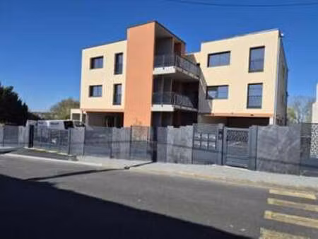 location appartement 4 pièces à sablé-sur-sarthe centre (72300) : à louer 4 pièces / 130m²