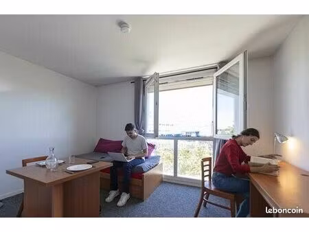 studio 1 pièce 27 m²
