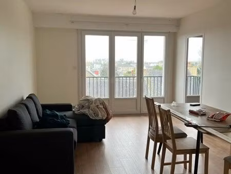 t3 meublé 73m2 centre ville. 2 chambres garage et terrasse