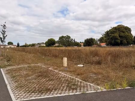 vente terrain 555 m² à bignoux (86800)  55 498 €