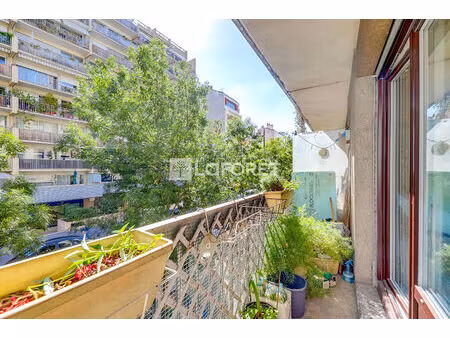 charmant 3 pièces avec balcon - métro goncourt