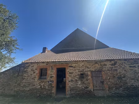 authentique maison en pierre avec dépendances  puits et 2 32